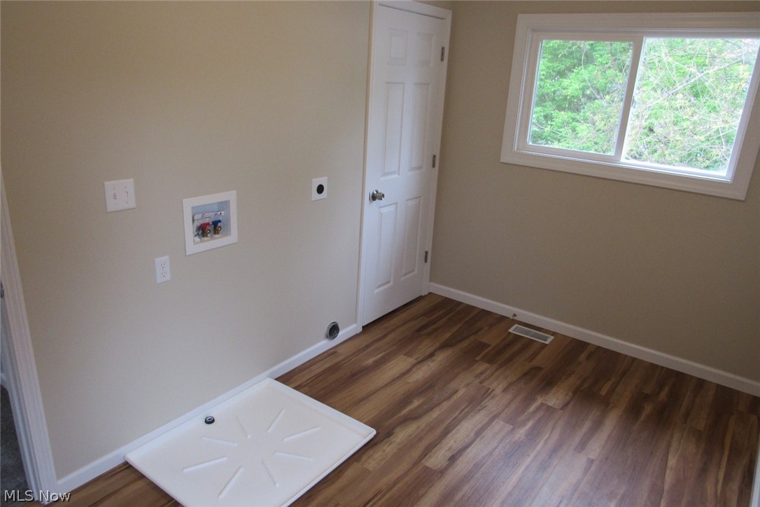 216 S Eagle Street Geneva OH 44041
