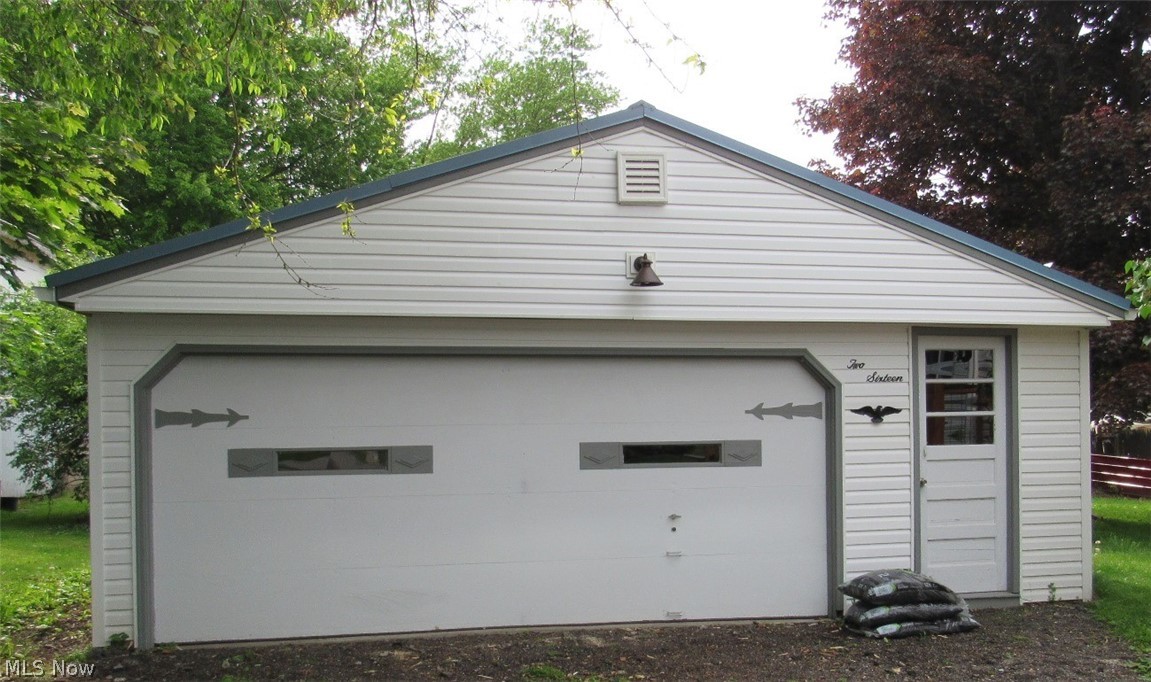 216 S Eagle Street Geneva OH 44041