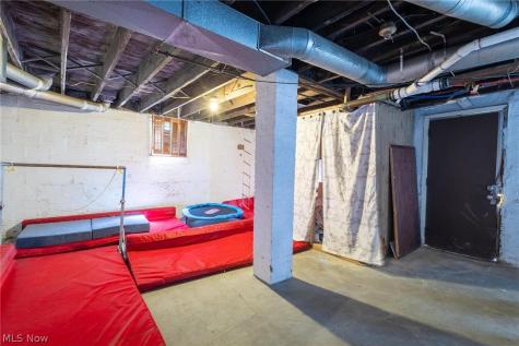 1132 Wellesley Avenue Steubenville OH 43952
