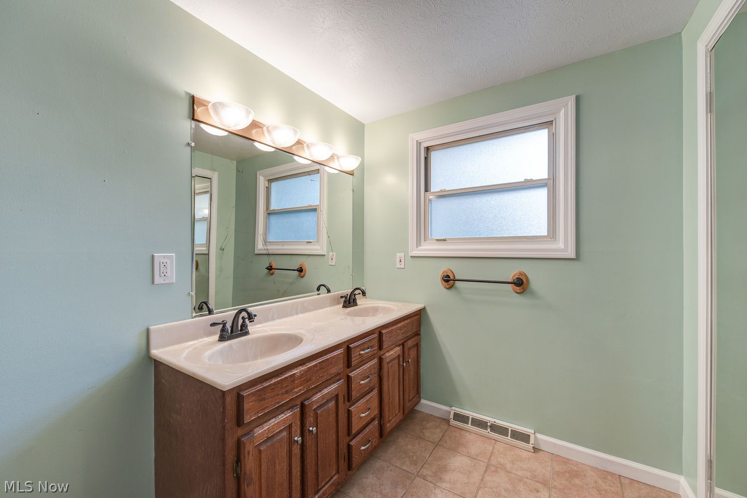 6170 W 29th Street Parma OH 44134