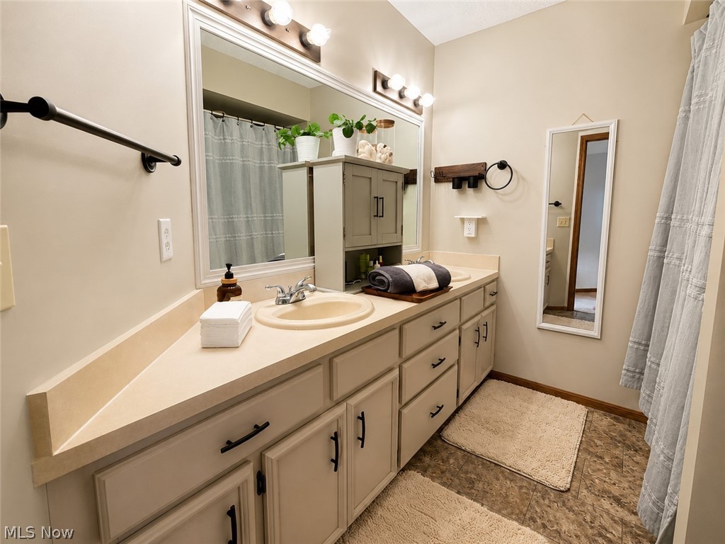 6834 Harbor Drive NW Canton OH 44718