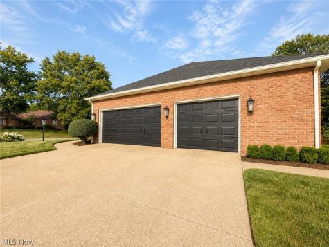 6834 Harbor Drive NW Canton OH 44718