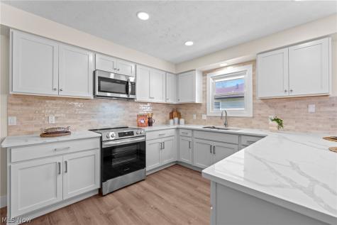152 Harry Avenue Munroe Falls OH 44262