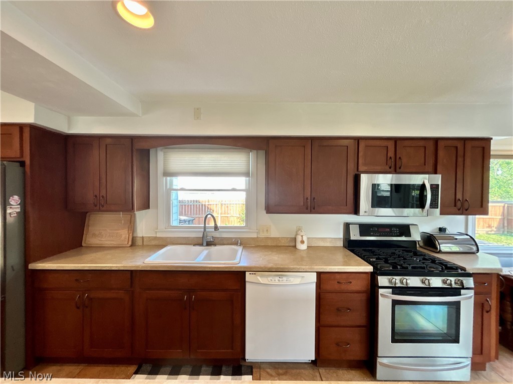 4287 Woodleigh Lane Austintown OH 44511
