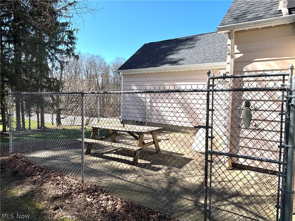 5288 Wheathill Road East Palestine OH 44413