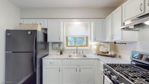 1044 Ellsworth Drive Akron OH 44313