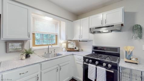 1044 Ellsworth Drive Akron OH 44313