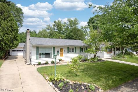 1044 Ellsworth Drive Akron OH 44313