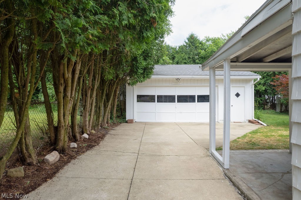 1044 Ellsworth Drive Akron OH 44313
