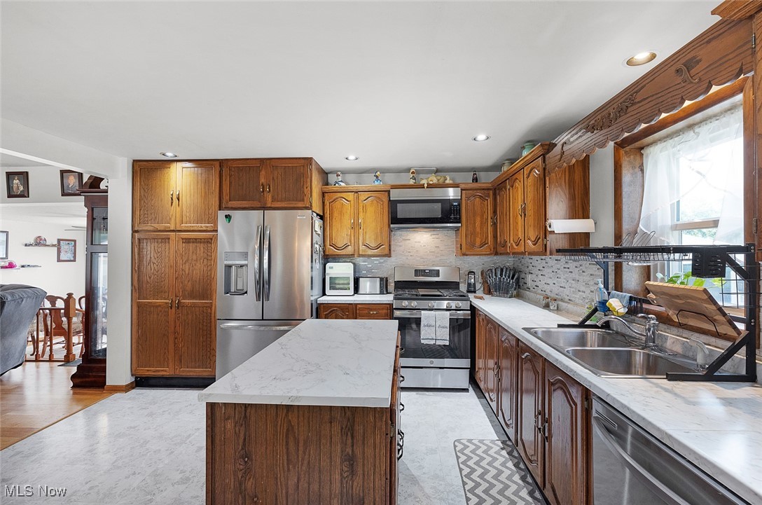 6618 Shepler Church Avenue SW Navarre OH 44662