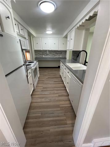1663 Lyndhurst Lyndhurst OH 44124