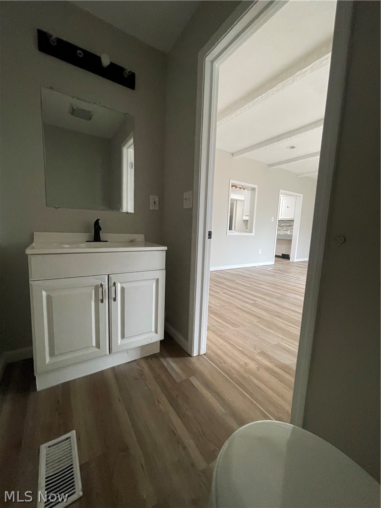 1663 Lyndhurst Lyndhurst OH 44124