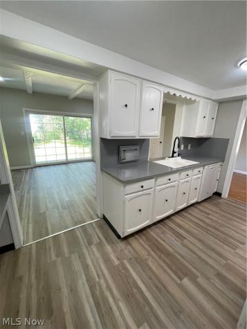 1663 Lyndhurst Lyndhurst OH 44124