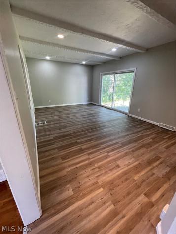 1663 Lyndhurst Lyndhurst OH 44124