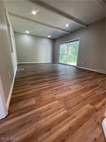 1663 Lyndhurst Lyndhurst OH 44124