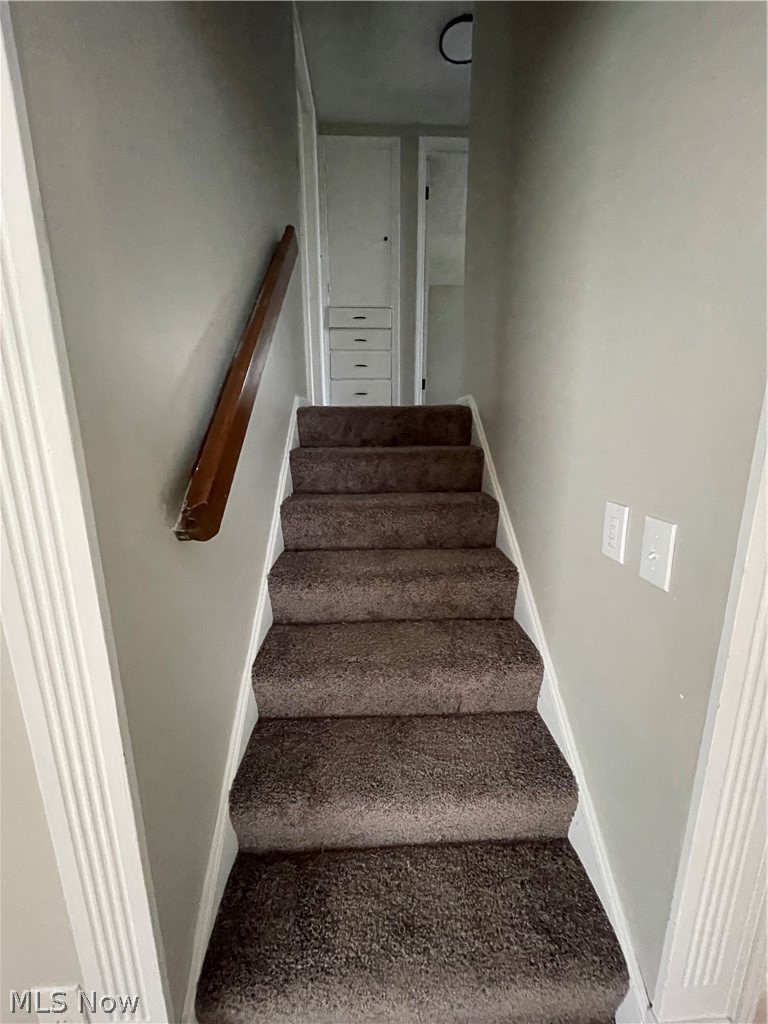 1663 Lyndhurst Lyndhurst OH 44124