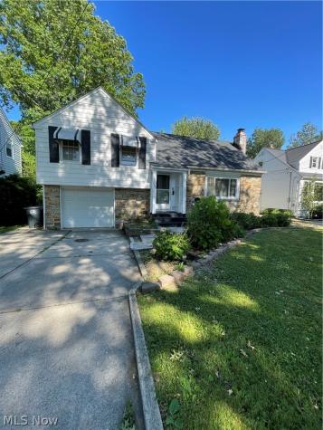 1663 Lyndhurst Lyndhurst OH 44124