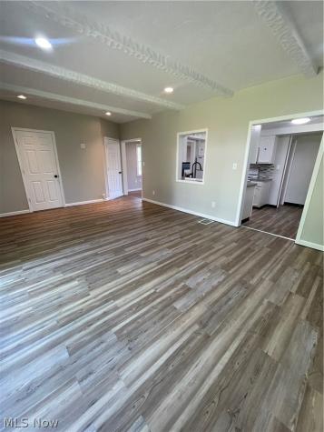 1663 Lyndhurst Lyndhurst OH 44124
