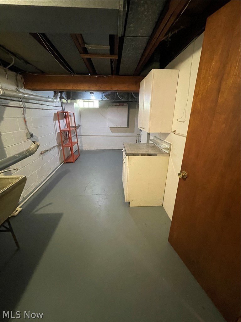 1663 Lyndhurst Lyndhurst OH 44124