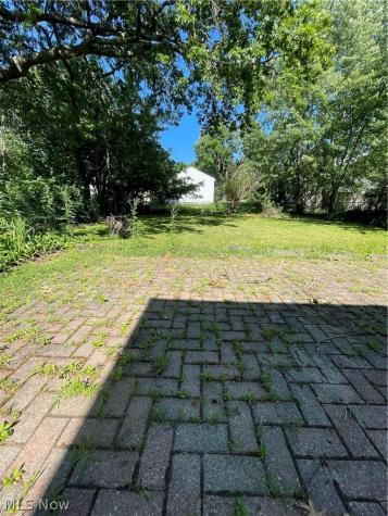 1663 Lyndhurst Lyndhurst OH 44124