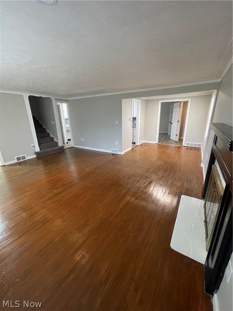 1663 Lyndhurst Lyndhurst OH 44124