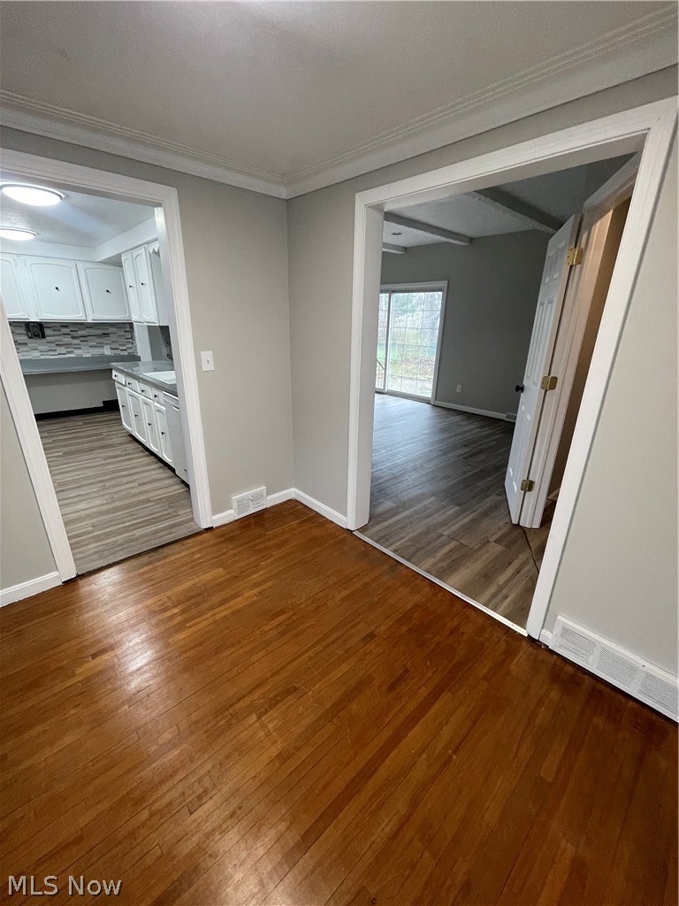 1663 Lyndhurst Lyndhurst OH 44124