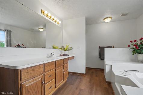 992 Martin Road Mogadore OH 44260