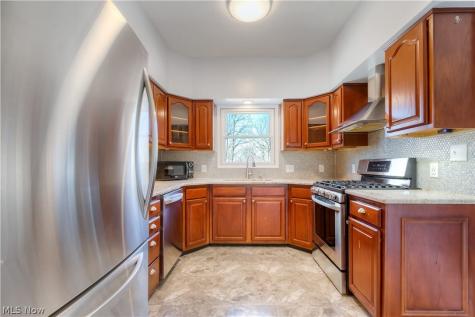 924 E Schaaf Road Brooklyn Heights OH 44131