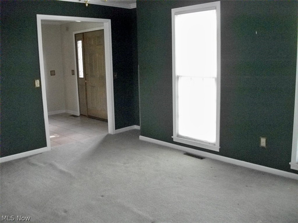 5 Sawgrass Circle Belpre OH 45714