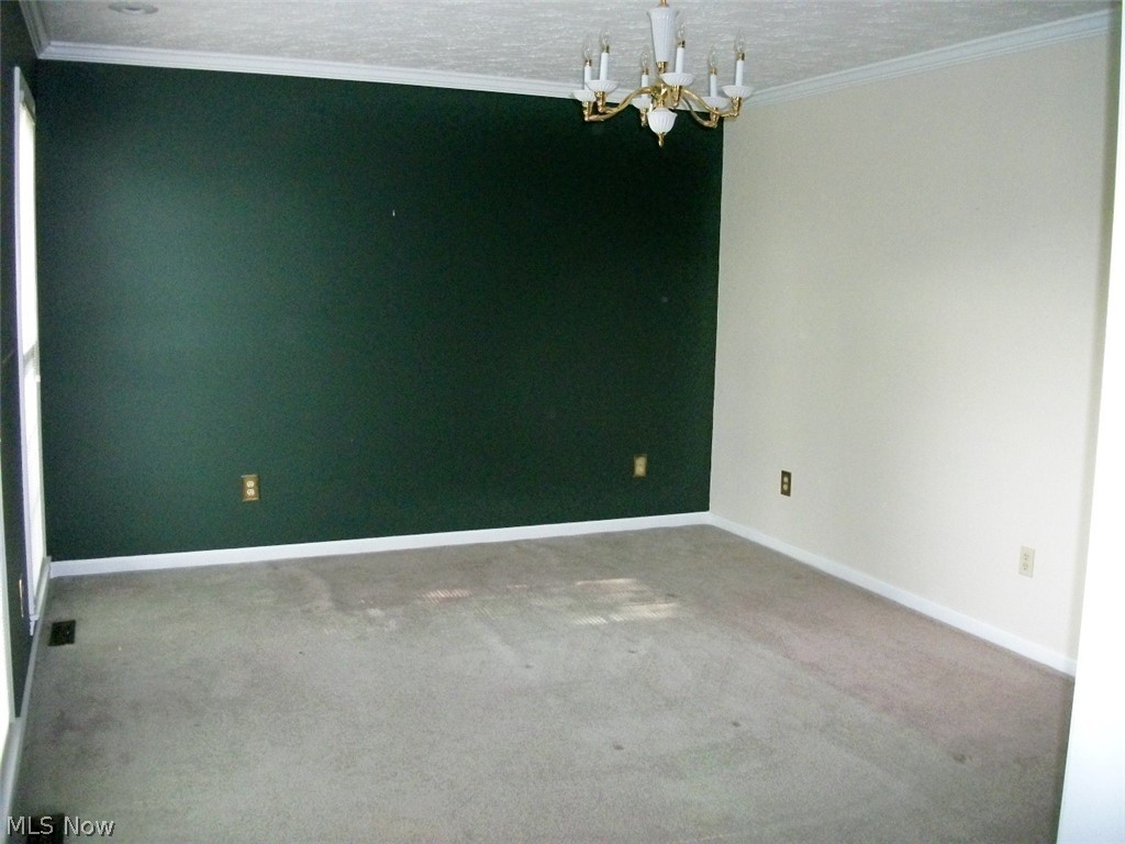 5 Sawgrass Circle Belpre OH 45714