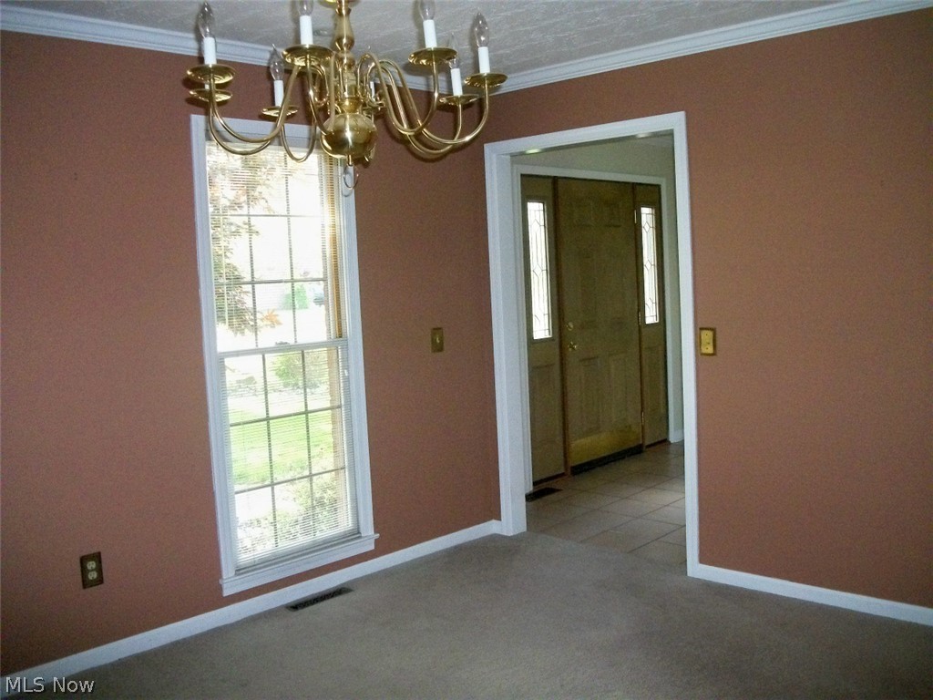 5 Sawgrass Circle Belpre OH 45714