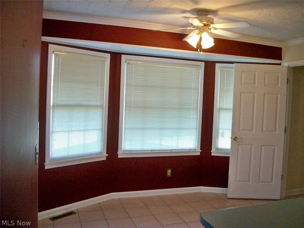 5 Sawgrass Circle Belpre OH 45714