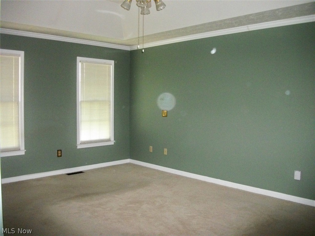 5 Sawgrass Circle Belpre OH 45714