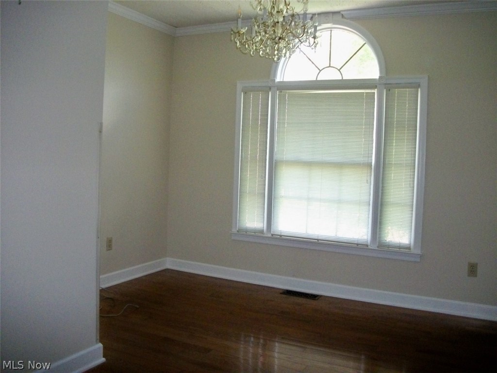 5 Sawgrass Circle Belpre OH 45714