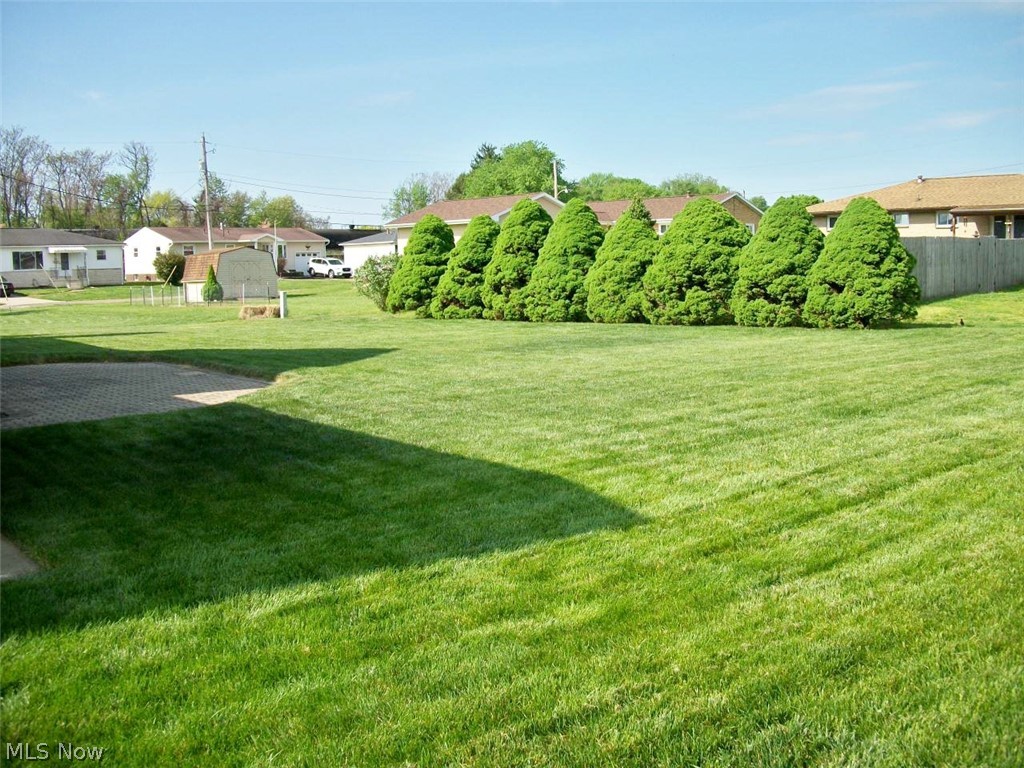 5 Sawgrass Circle Belpre OH 45714