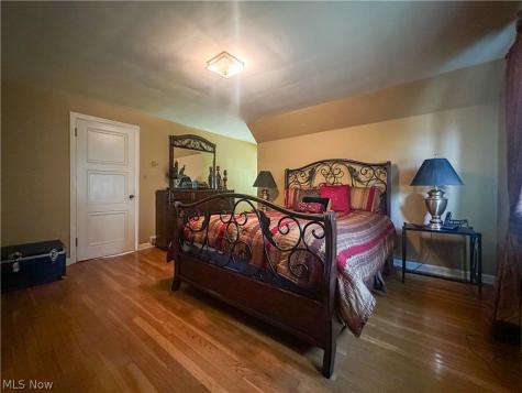 458 Hogarth Avenue Niles OH 44446