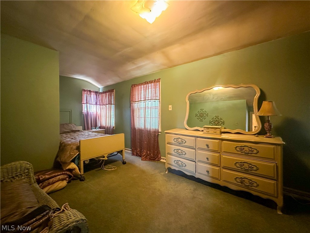 458 Hogarth Avenue Niles OH 44446