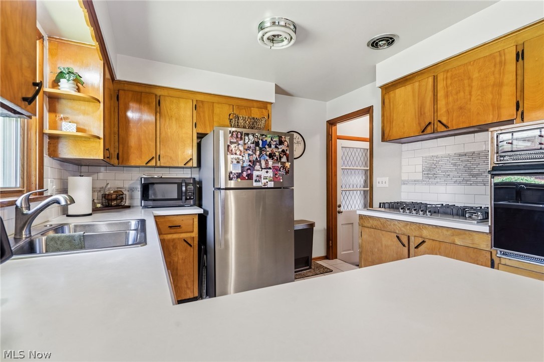 1410 W Valentine Canton OH 44708