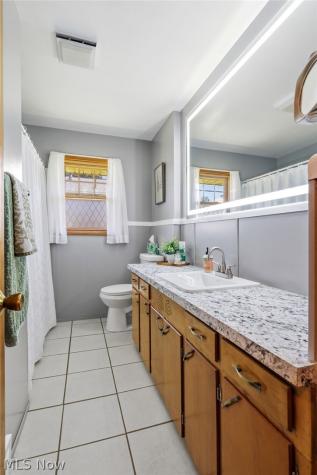 1410 W Valentine Canton OH 44708