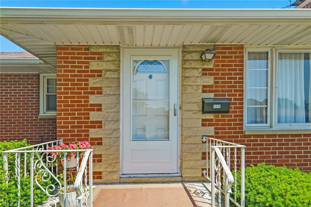 1410 W Valentine Canton OH 44708