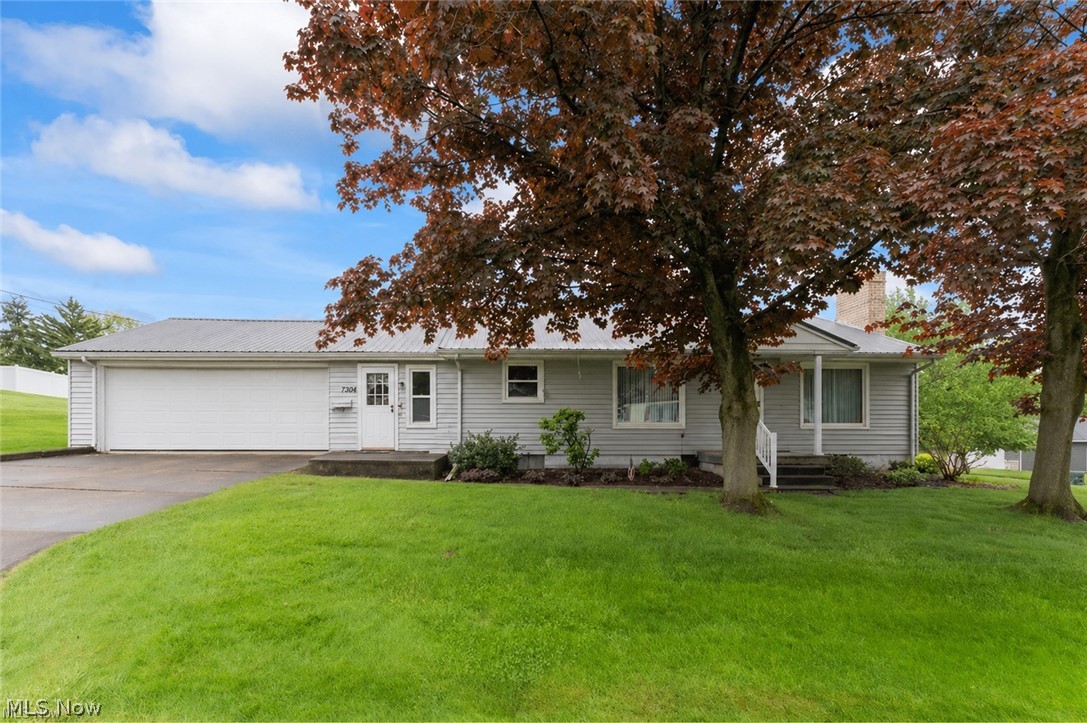 1304 E 2nd Street Dover OH 44622