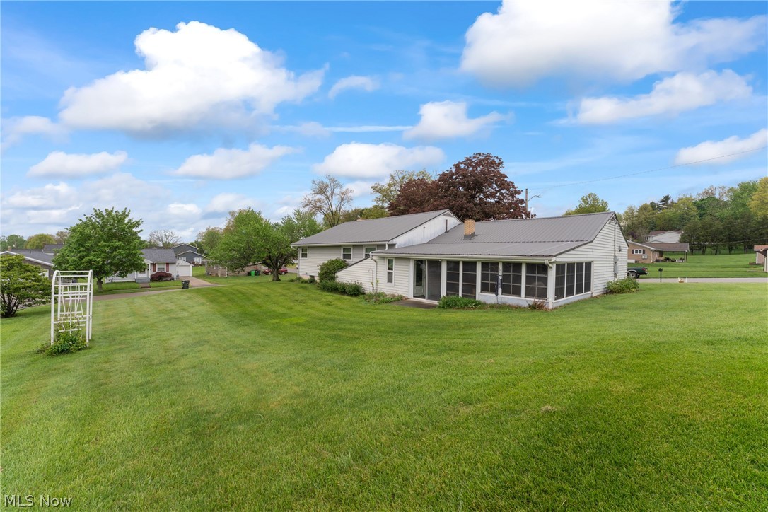 1304 E 2nd Street Dover OH 44622