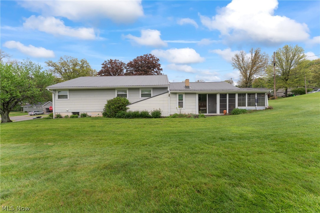 1304 E 2nd Street Dover OH 44622