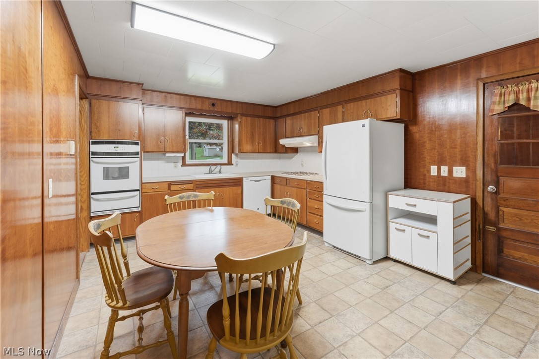 1304 E 2nd Street Dover OH 44622