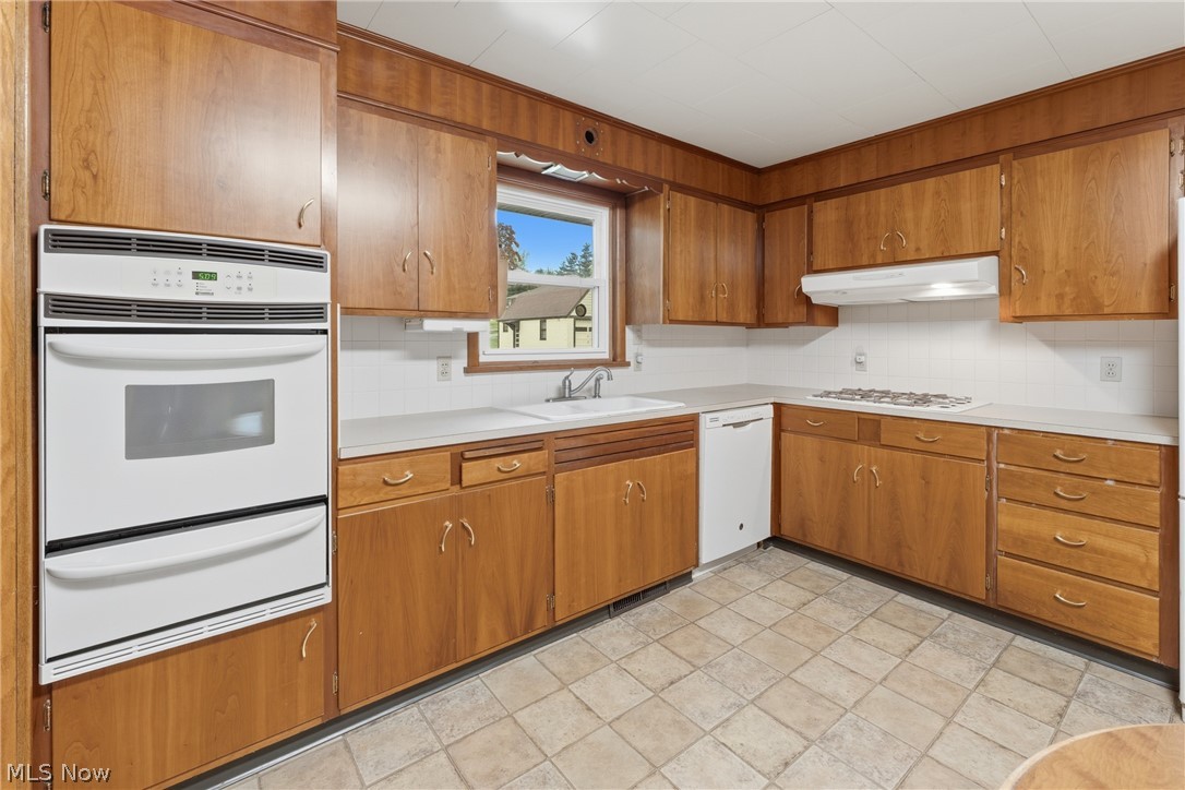 1304 E 2nd Street Dover OH 44622