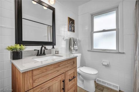 1299 Jackie Lane Mayfield Heights OH 44124
