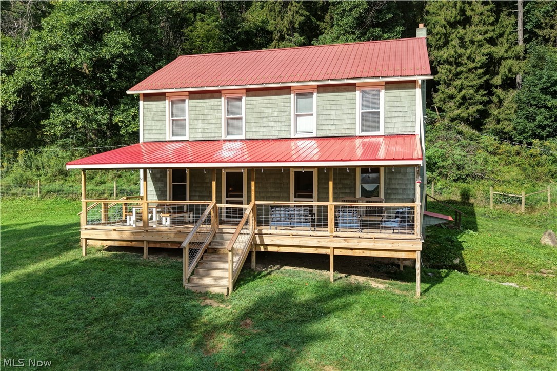 1279 Fox Avenue SE Paris OH 44669