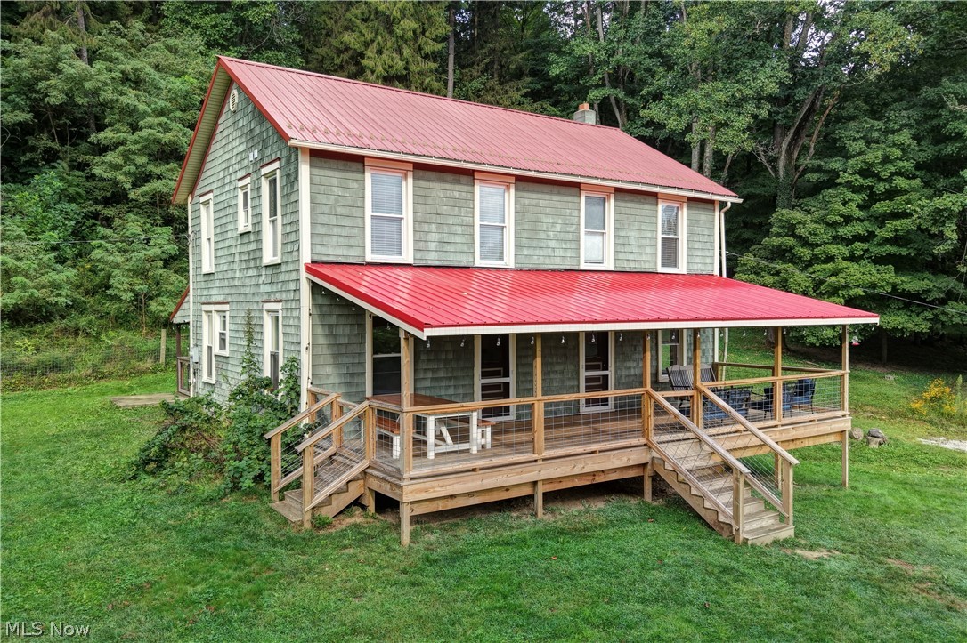 1279 Fox Avenue SE Paris OH 44669