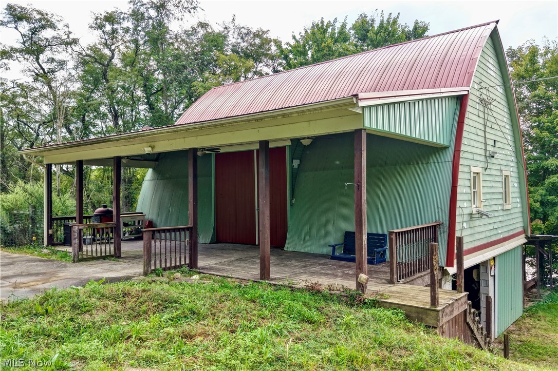 1279 Fox Avenue SE Paris OH 44669