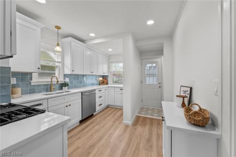 174 E 208th Street Euclid OH 44123